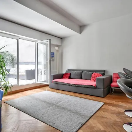 Family With Garden Apartment Paris